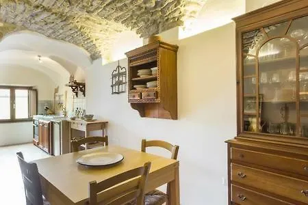 بيت للعطل فيلا The Tower House With A Gorgeous Terrace بوسا